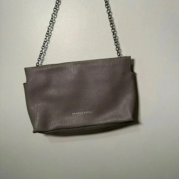 Danielle Nicole genuine leather purse - Picture 4 of 6